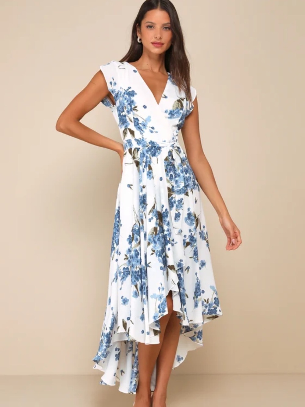 NWT’s Lulus Floral Print Dress - Size L